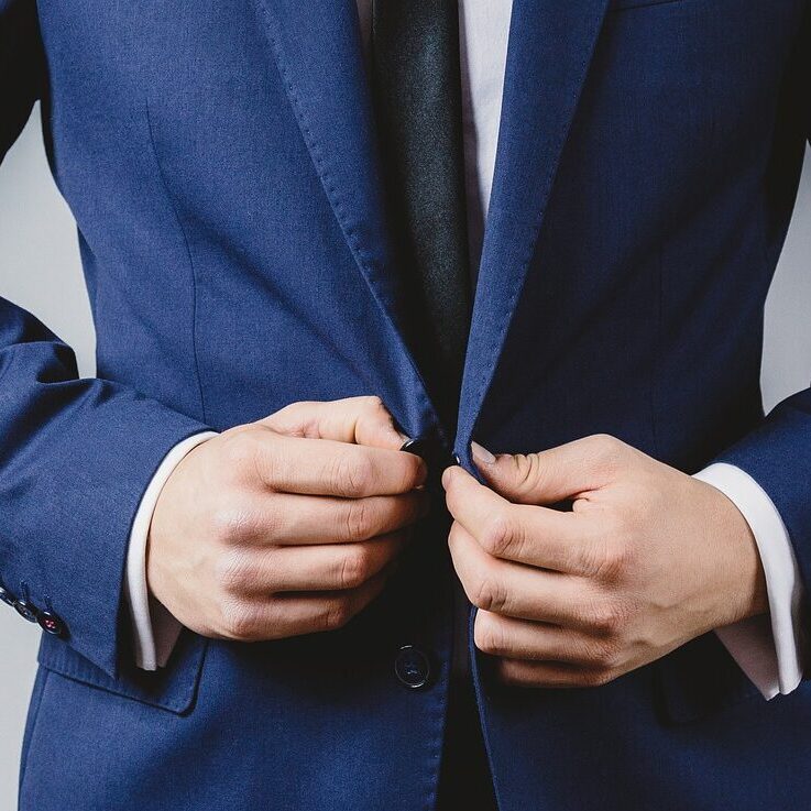 cropped-cropped-businessman-4914044_1280.jpg